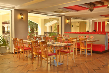 Crystal Suites Muscat