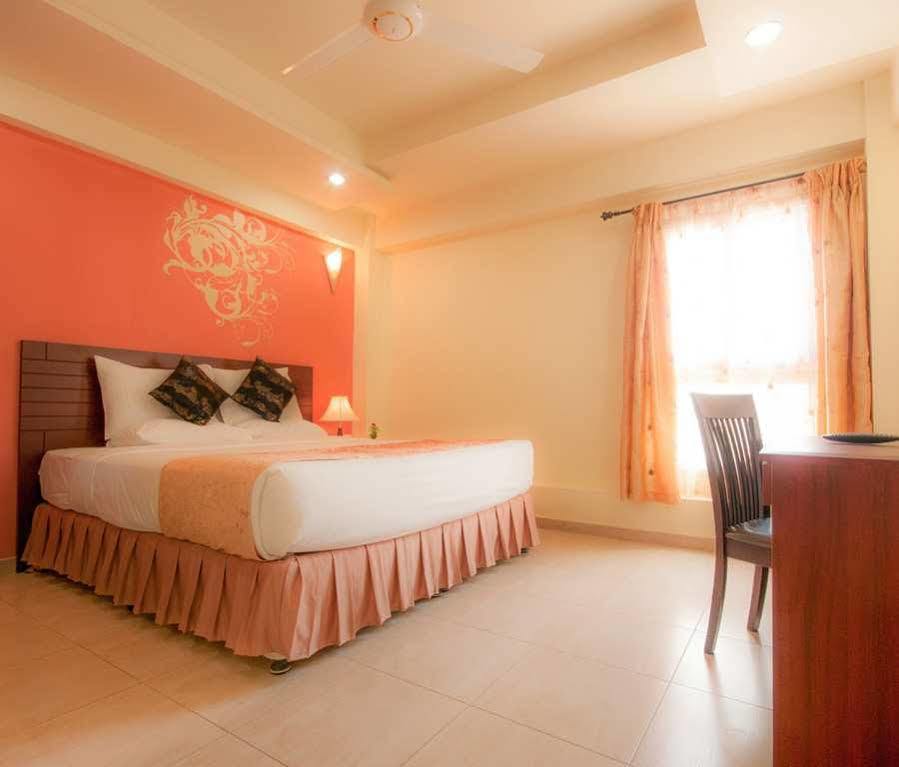Crystal Suites 3* Muscat