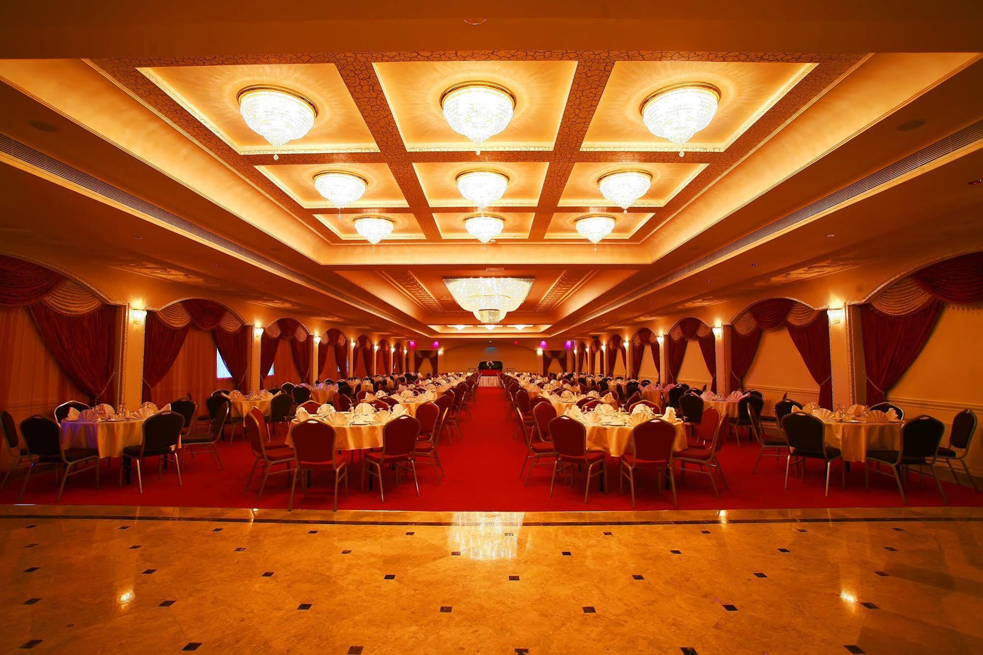 Crystal Suites 3* Muscat