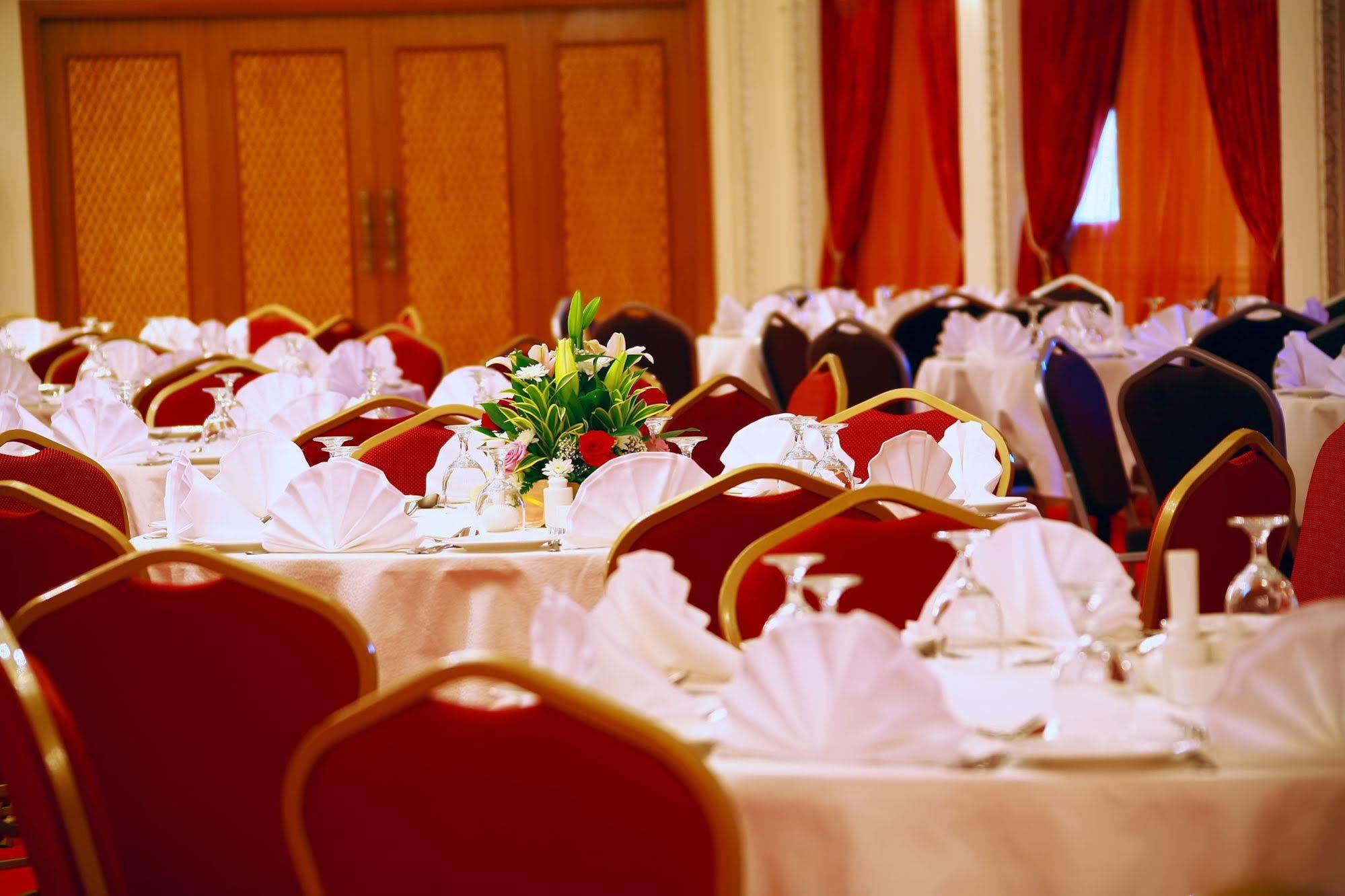 Crystal Suites Muscat