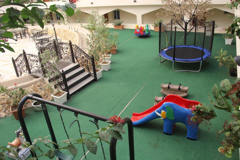 Crystal Aparthotel 3*