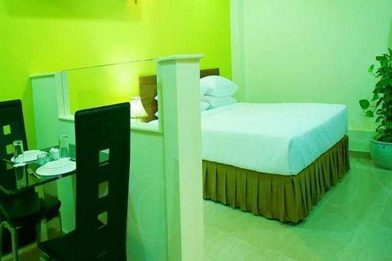 Crystal Aparthotel 3*