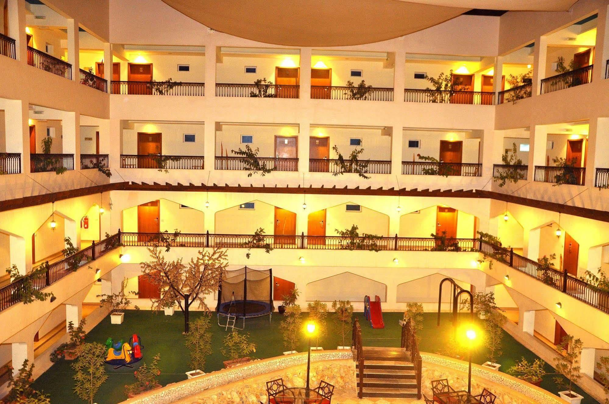 Crystal Aparthotel 3*